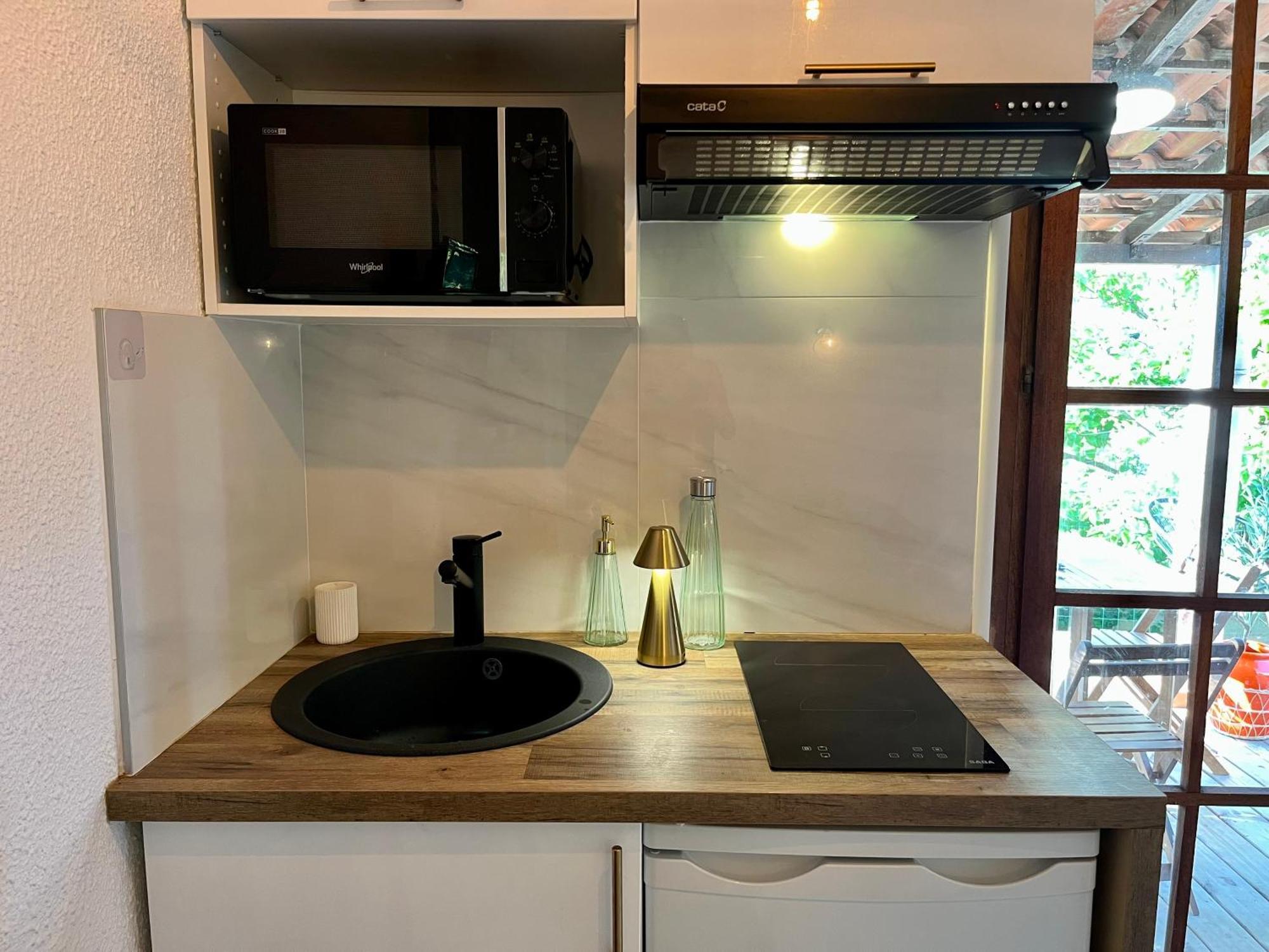 Joli Studio Maisonnette A 100M De La Plage 波尔蒂乔 外观 照片