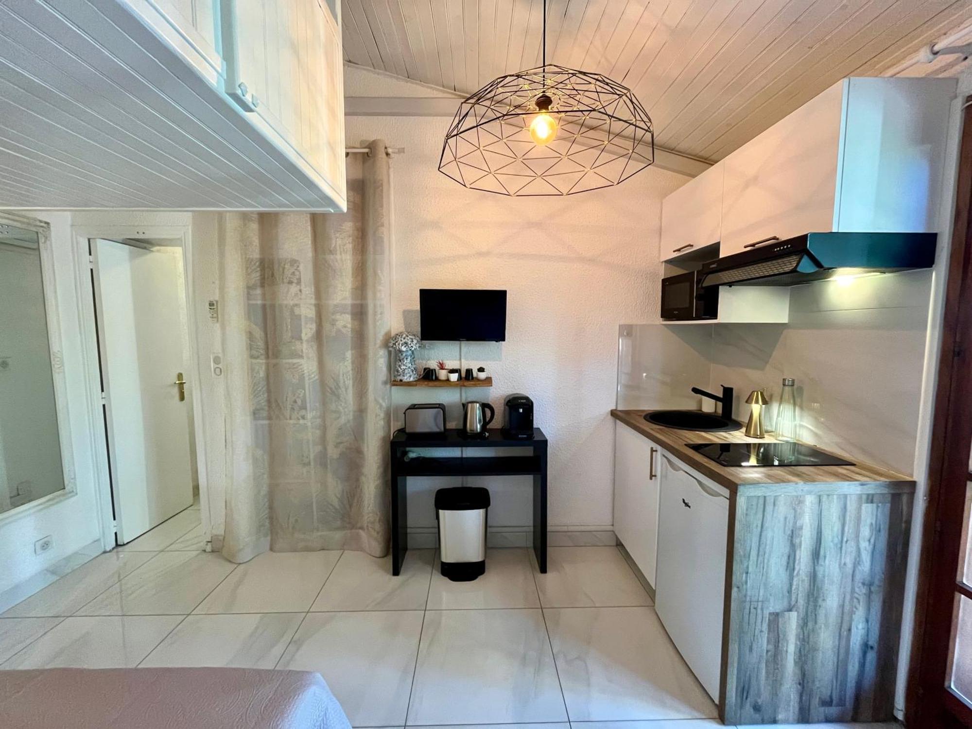 Joli Studio Maisonnette A 100M De La Plage 波尔蒂乔 外观 照片